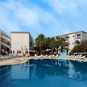 Amore Hotel Apartments Протарас