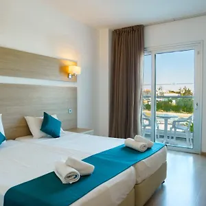 Kapetanios Bay Протарас