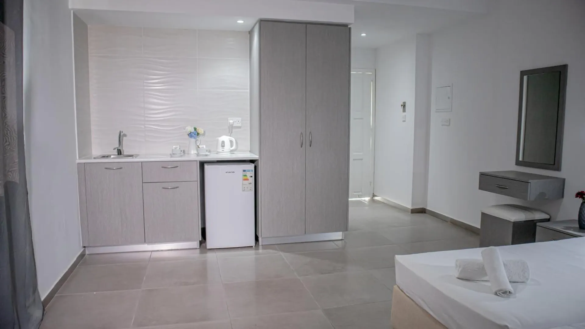 Windmills Hotel Apartments Protaras Aparthotel